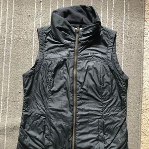 Columbia Vest. Black size Medium.